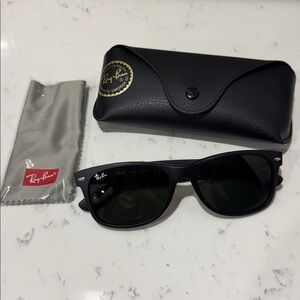 Ray-Ban Classic Black Sunglasses with Case